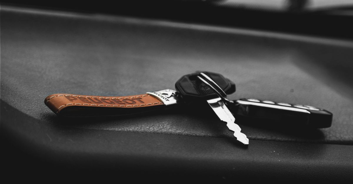 Chevrolet car key fob — Hillsdale Locksmith Corp