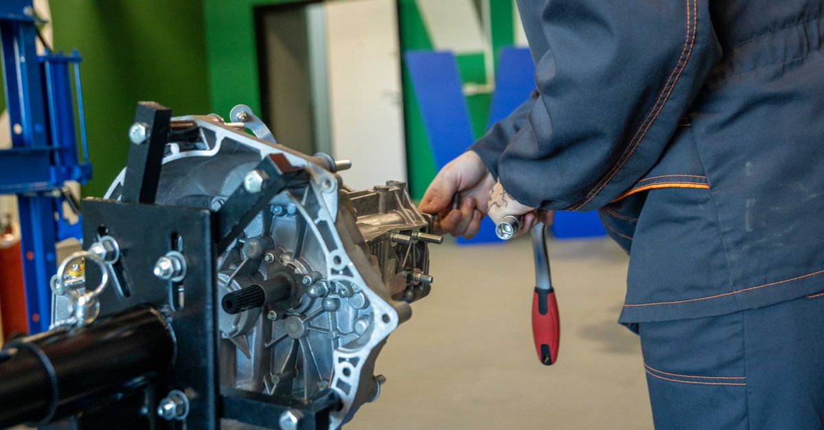 locksmith service technician — Hillsdale Locksmith Corp